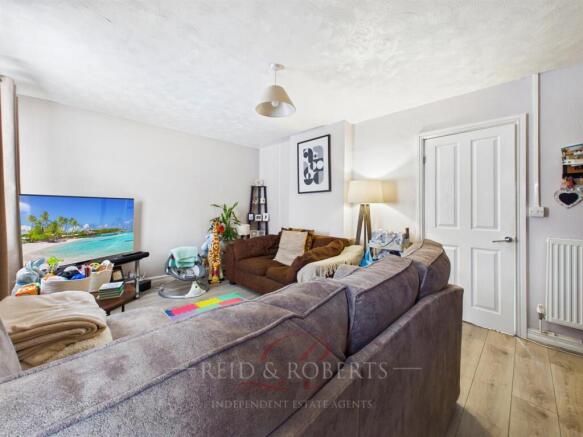 CAM03999G0-PR0256-STILL017.jpg