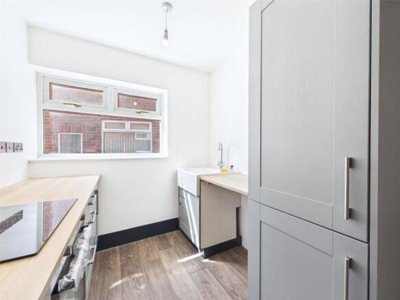 3 bed Semi-Detached for sale Image 6