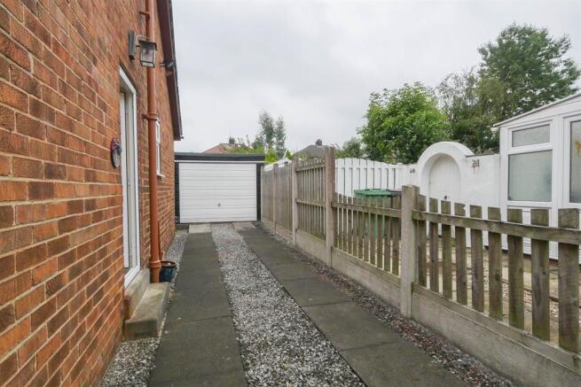 DRIVEWAY/GARAGE