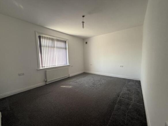 2 bed End of Terrace to rent Image 11