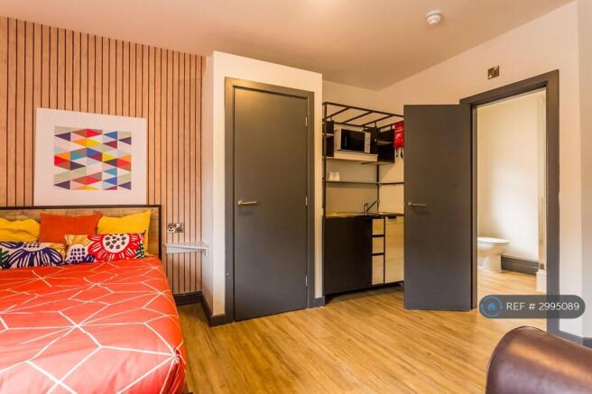 1 bed House Share to rent Image 4