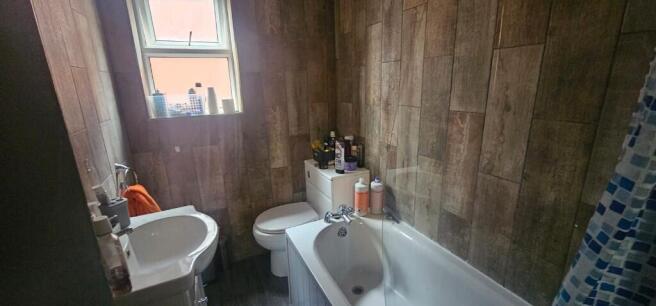 8 bed Terraced to rent Image 8