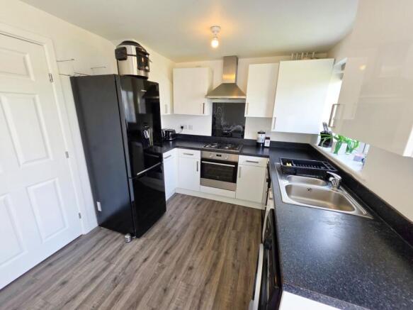 3 bed Semi-Detached for sale Image 5
