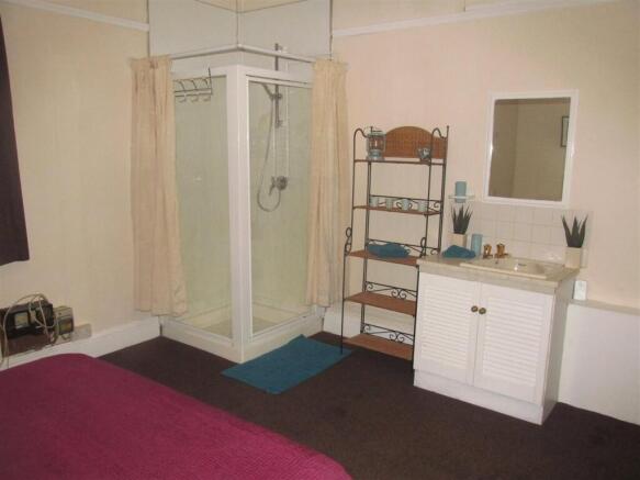 DOUBLE BEDROOM