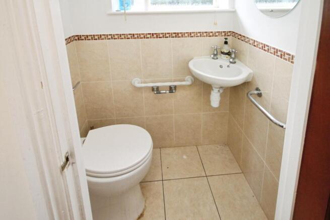 2 bed Semi-Detached to rent Image 11