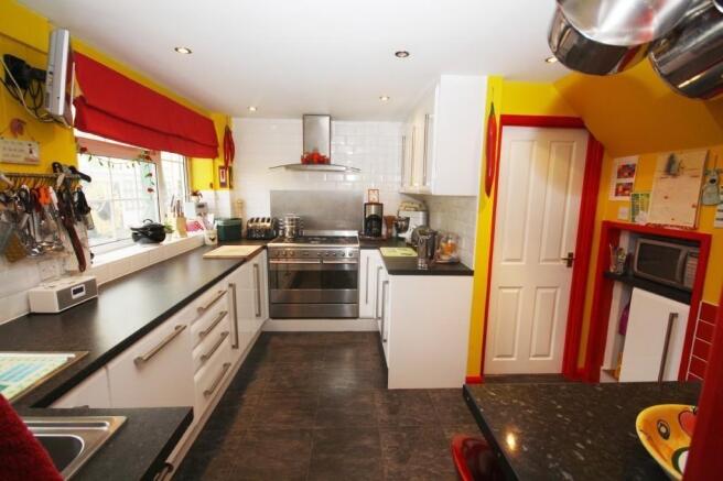 Kitchen (2)