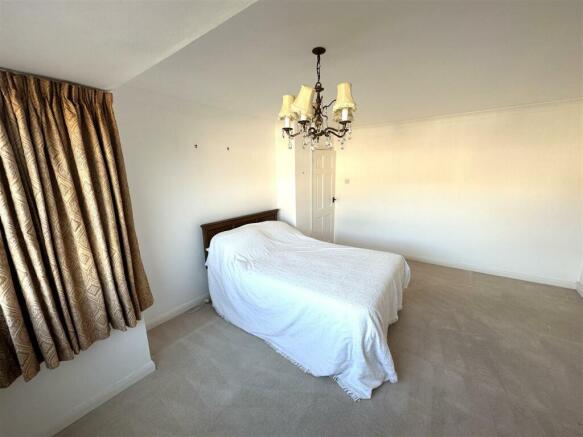 Bed 1 2.jpg