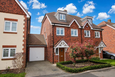 Hartfield Road, Leatherhead, KT22