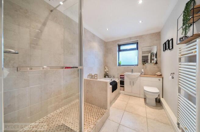 3 bed Detached Bungalow for sale Image 11