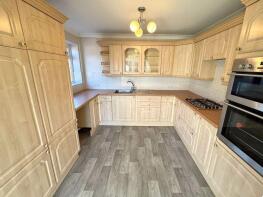 63, Chestnut Road, Waltham DN37 0DL