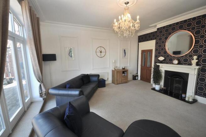 3 bed Semi-Detached for sale Image 4