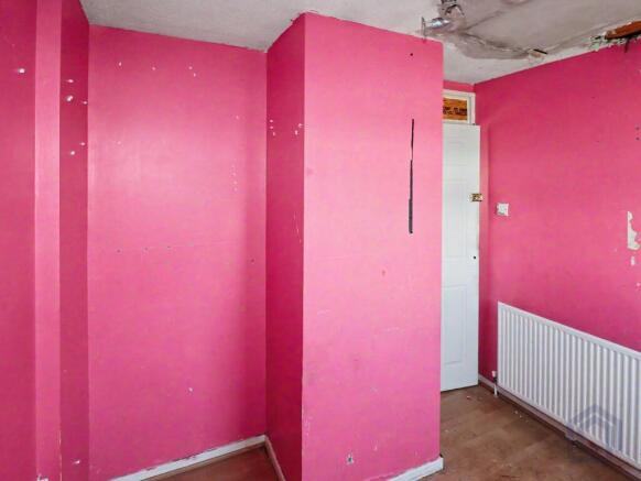 3 bed Terraced for sale Image 4
