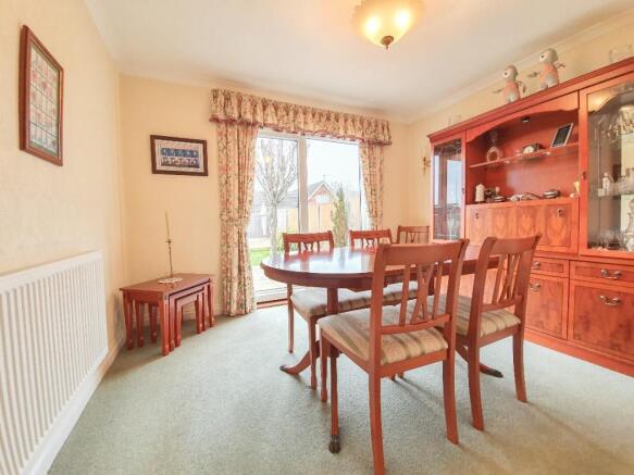 Dining Room/Bedroom 4