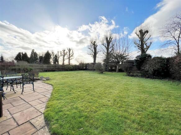 rear garden.....jpg