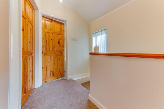 3 bed Semi-Detached for sale Image 8