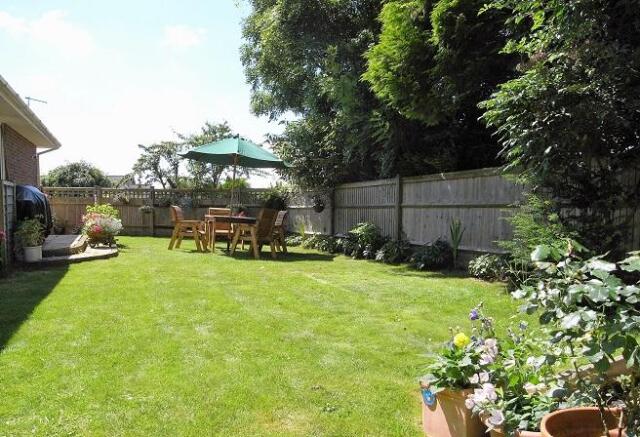 Wrap round garden