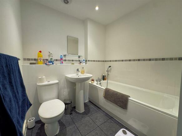 Bathroom.jpg