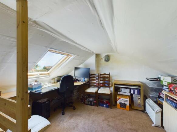 CAM02415G0-PR0010-STILL013.jpg