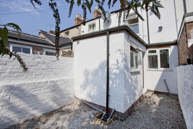 2 bed House to rent Image 7