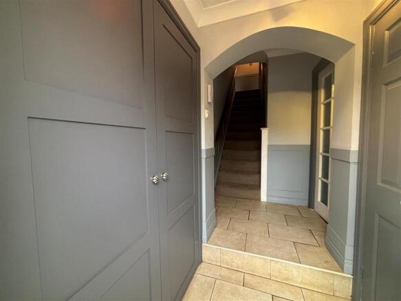 Entrance hall.jpg