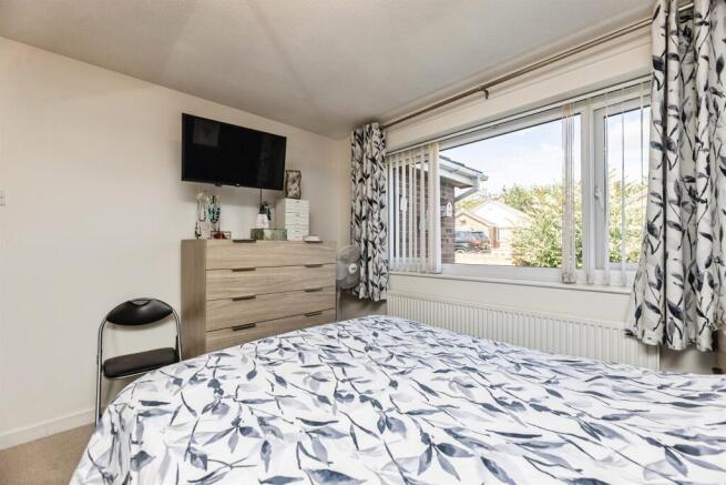 2 bed Detached Bungalow for sale Image 9