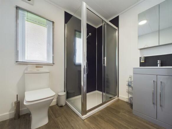 2 bed Park Home for sale Image 7