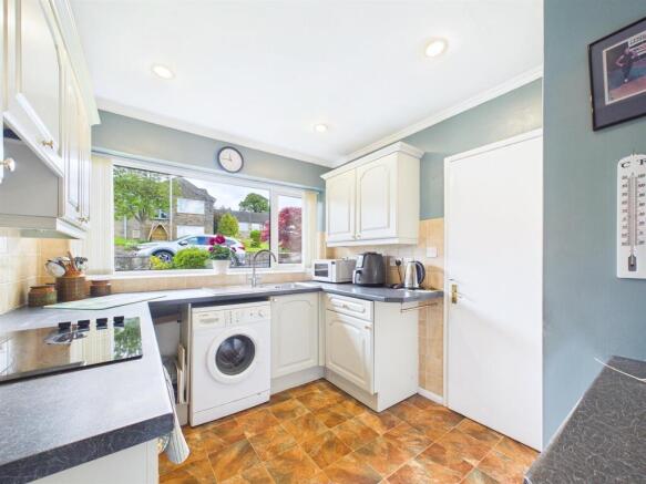 3 bed Bungalow for sale Image 4