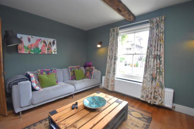 4 bed Detached to rent Image 8