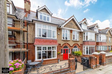 Brading Avenue, Southsea, PO4