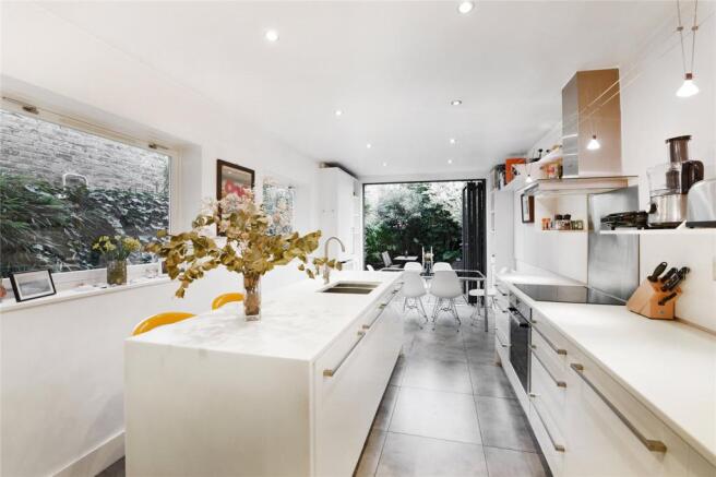 Kitchen  / Dining