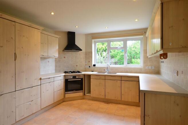 Kitchen/ Breakfast Room