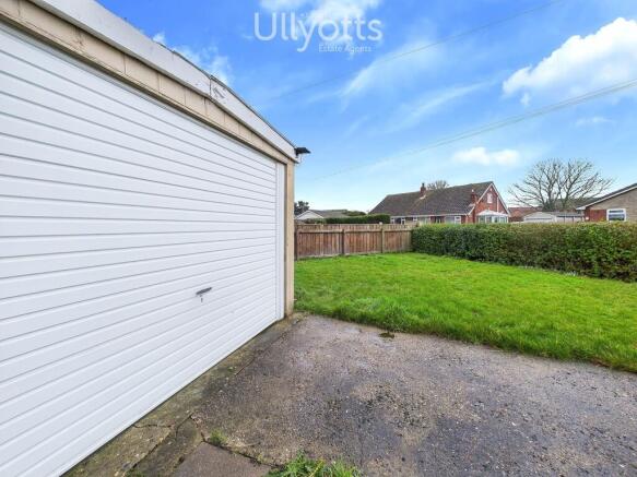 Garage and side g...