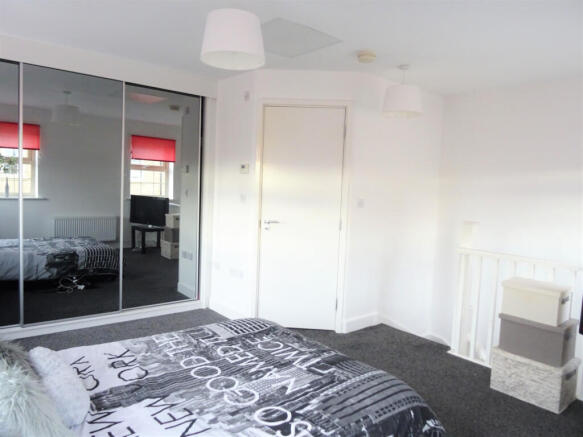 2 bed Town House to rent Image 9