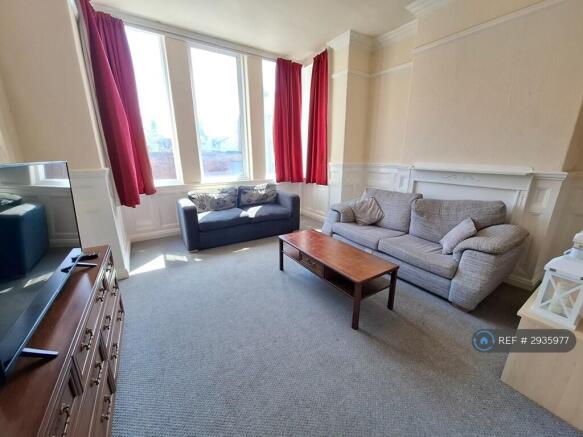 1 bed House Share to rent Image 6
