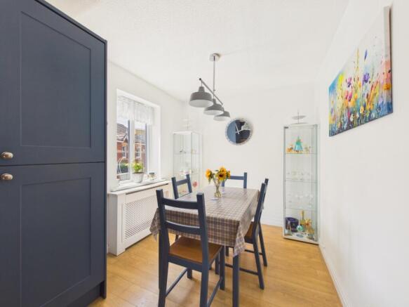 3 bed Semi-Detached for sale Image 4