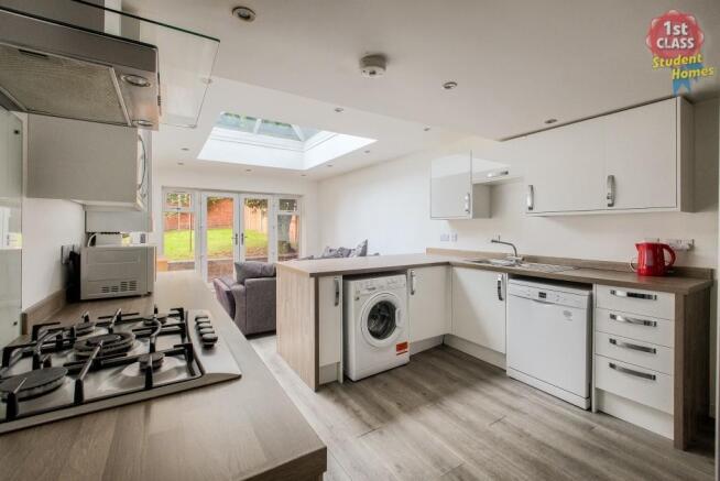 Kitchen/ Living Room