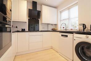 62, Wordsworth Mead, Redhill RH1 1AJ