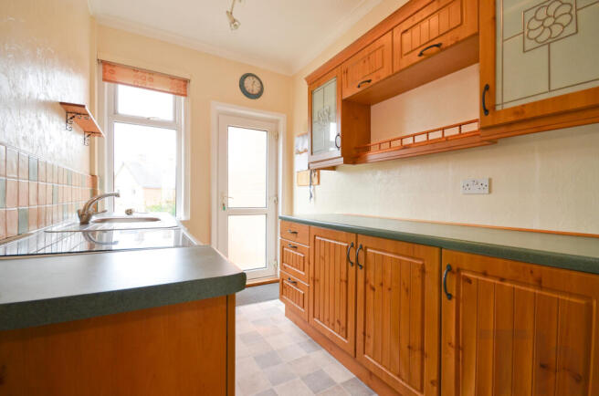 Kitchen - Cowes - Isle of Wight Letting Agents.JPG