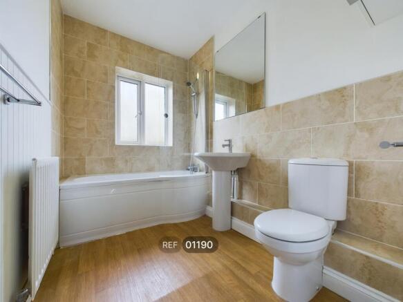 2 bed Apartment to rent Image 12
