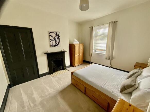3 bed Semi-Detached for sale Image 9