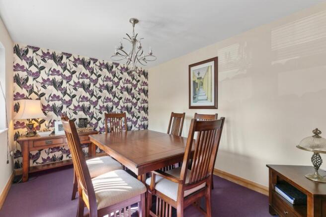 4 bed House for sale Image 6