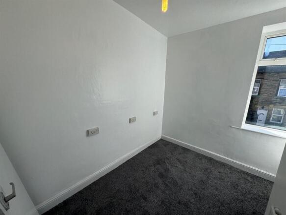 3 bed Terraced to rent Image 10