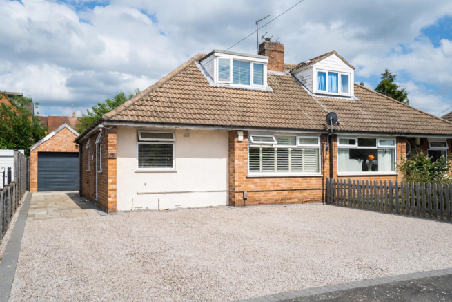 3 bed Semi-Detached Bungalow for sale in york