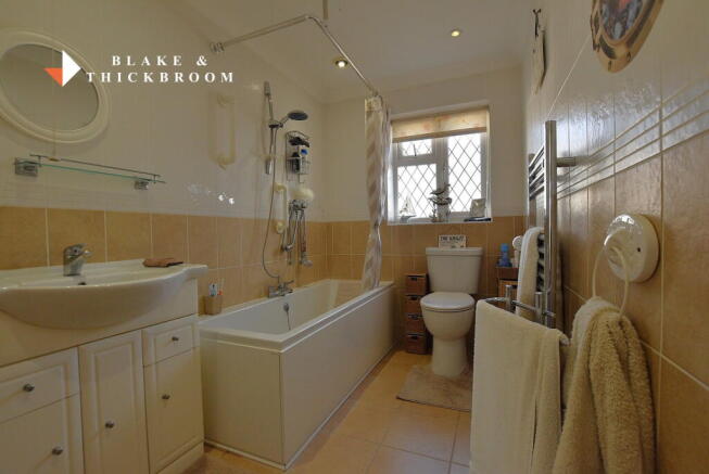 Rose Crescent, Clacton-on-sea, CO15 4NQ photo 4