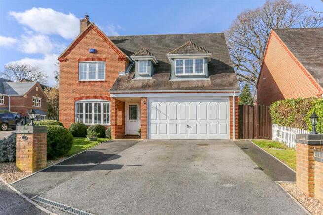 1 Higglers Close13.j