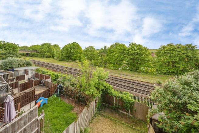 2 bed Semi-Detached for sale Image 4
