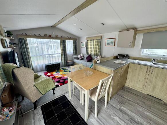 Manor Road, Hunstanton photo 4