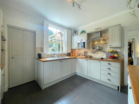 Kitchen (2)
