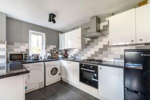 5, 67 Woodlands Court, Wrentham Avenue, London NW10 3HF