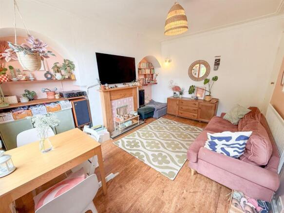 Sitting & Dining Room